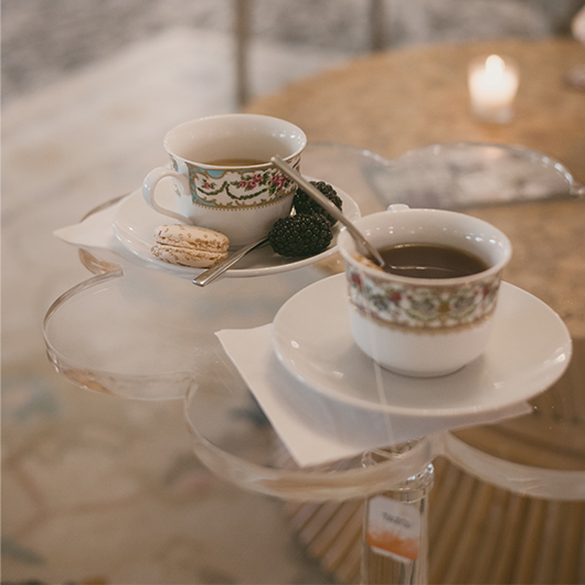 Scalloped Side Table - Acrylic