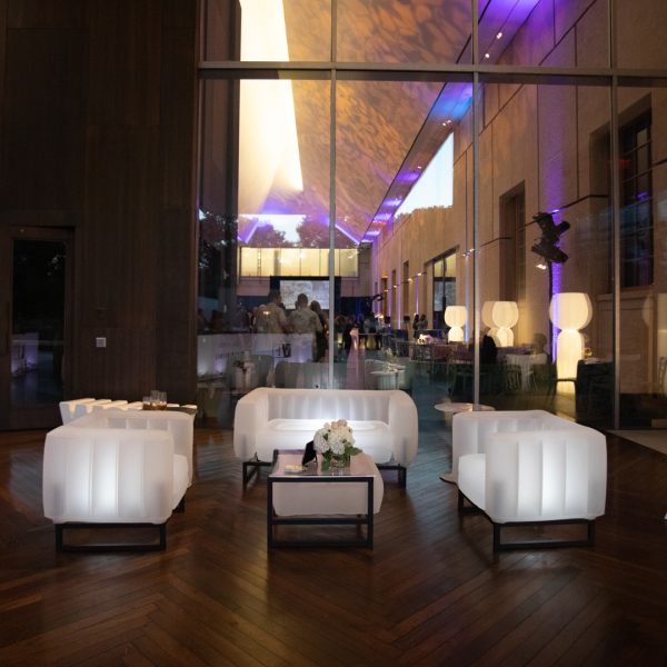 Gallery Loveseat - Frosted White - LED