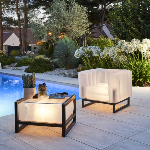 Gallery Loveseat - Frosted White - LED