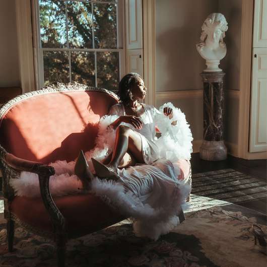 Chateau Sofa - Pink Velvet (1)