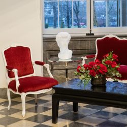 2-red-resort-lounge-and-luminary-bust-of-david